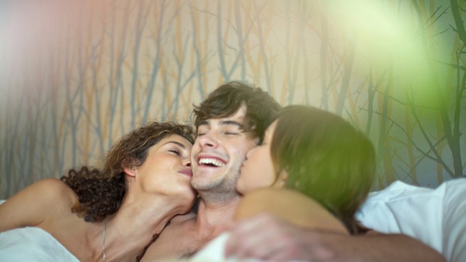 Premier triolisme : 2 couples nous livrent leur histoire et témoignage